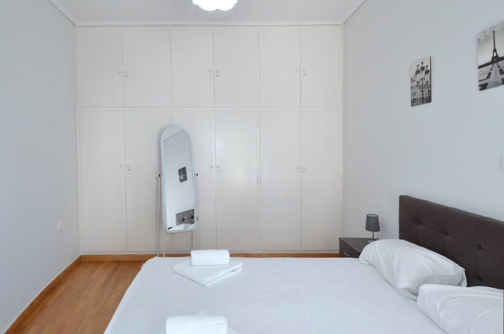 A Spacious Minimal Apatment At Chalandri Athens Ngoại thất bức ảnh